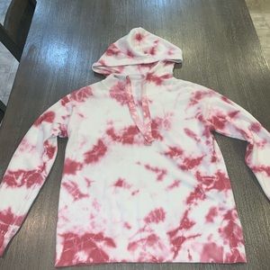 Vince Camuto Tie-dye pullover